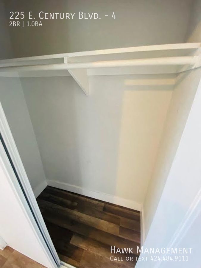 Charming 2-Bedroom Gated Apartment in South LA property image