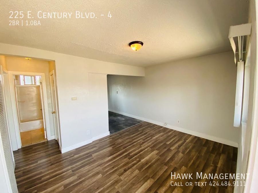 Charming 2-Bedroom Gated Apartment in South LA property image