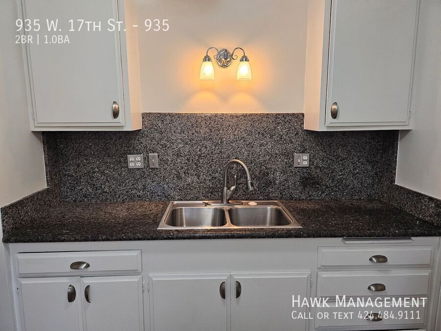 Comfortable 2-Bedroom Home with Garage & Additional Parking Available Now! property image