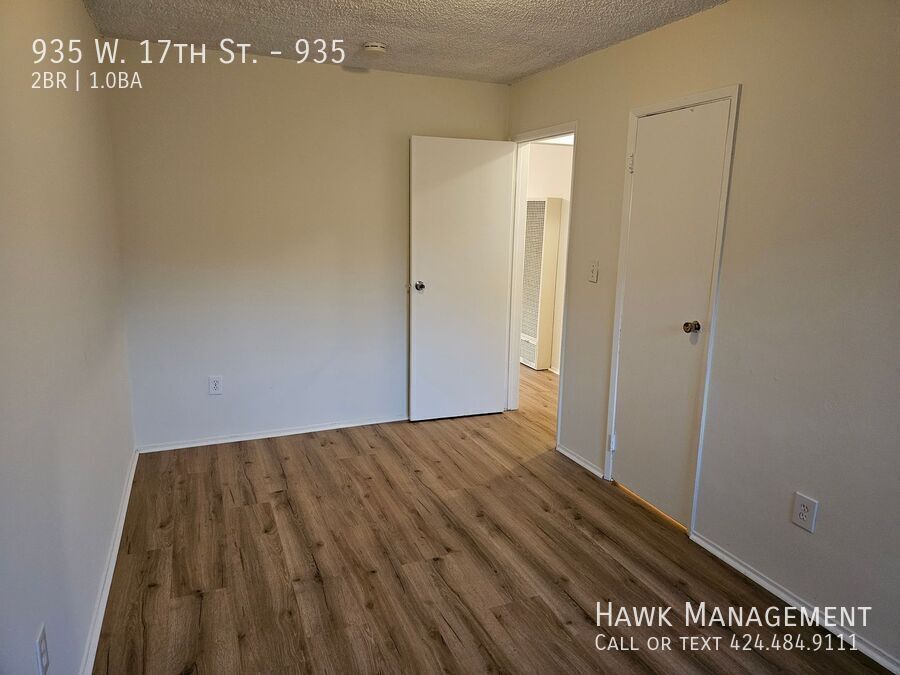 Comfortable 2-Bedroom Home with Garage & Additional Parking Available Now! property image