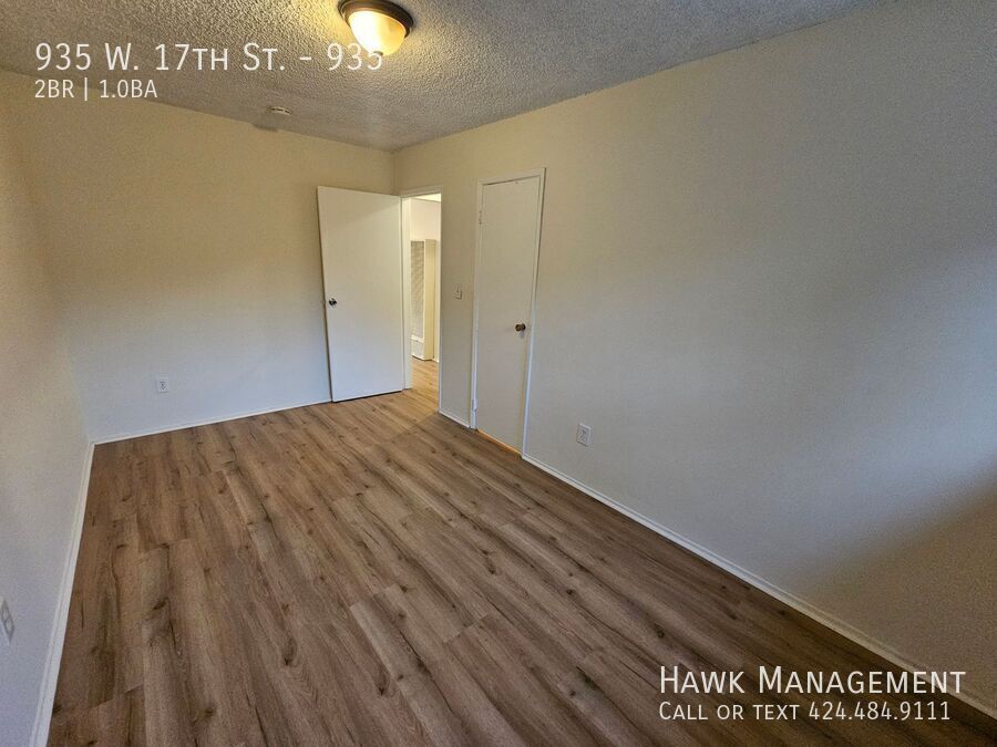 Comfortable 2-Bedroom Home with Garage & Additional Parking Available Now! property image