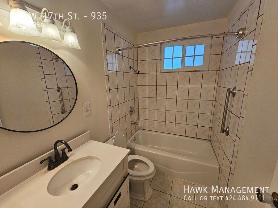 Comfortable 2-Bedroom Home with Garage & Additional Parking Available Now! property image