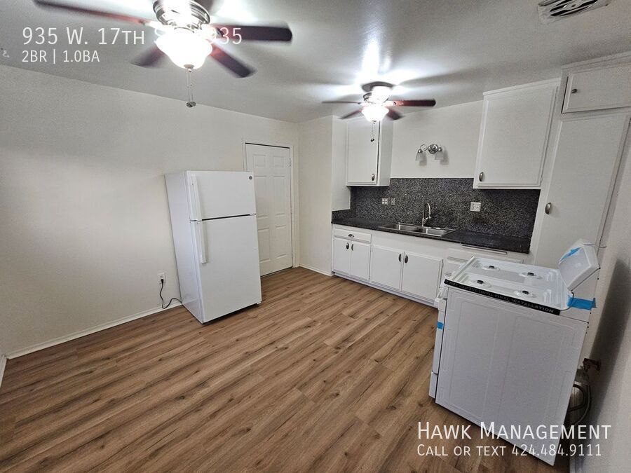 Comfortable 2-Bedroom Home with Garage & Additional Parking Available Now! property image