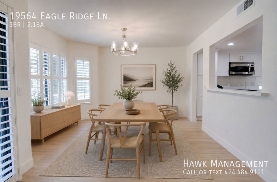 Beautiful 3BR/3BA in Gated Porter Ranch Estates property image