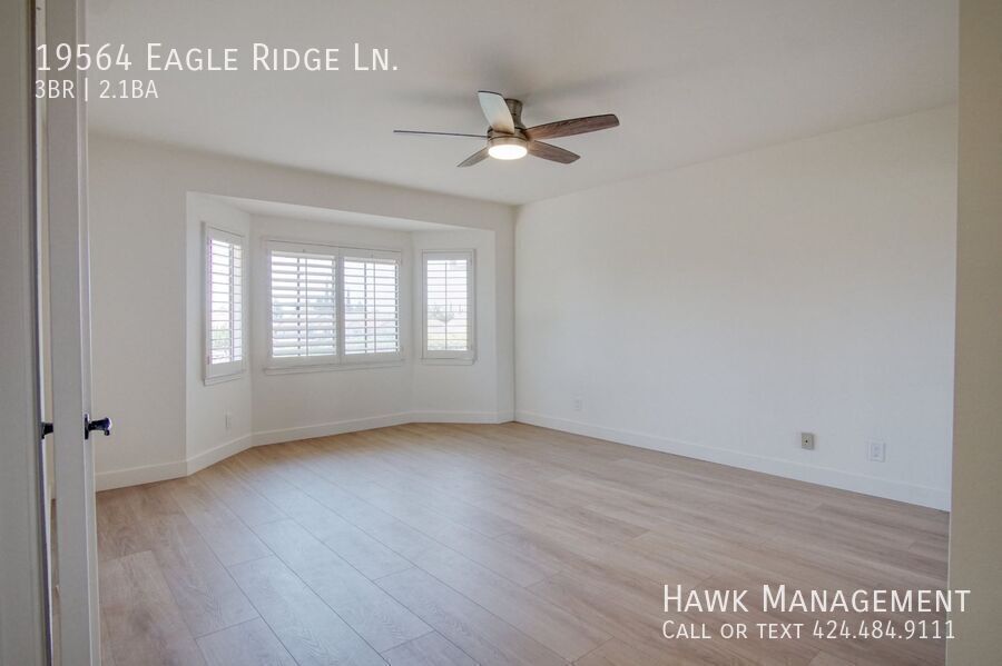 Beautiful 3BR/3BA in Gated Porter Ranch Estates property image