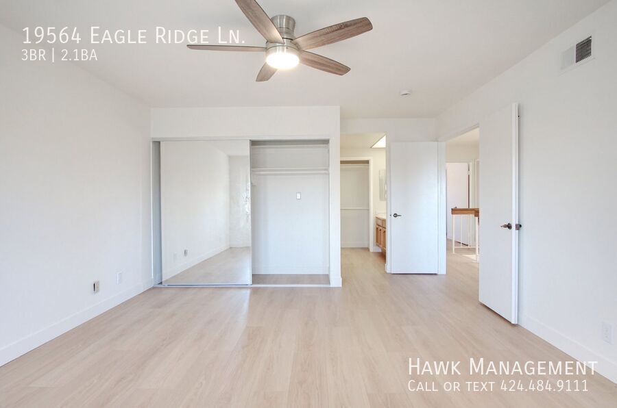 Beautiful 3BR/3BA in Gated Porter Ranch Estates property image