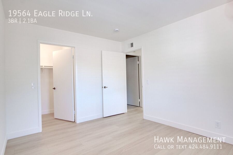 Beautiful 3BR/3BA in Gated Porter Ranch Estates property image