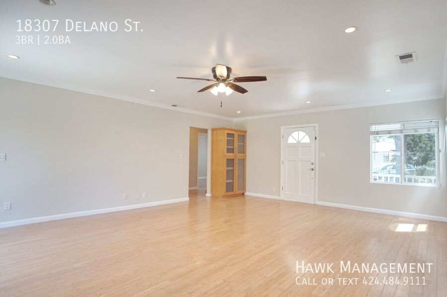 Beautiful 3 bedroom, 2 bathroom house in Tarzana. property image