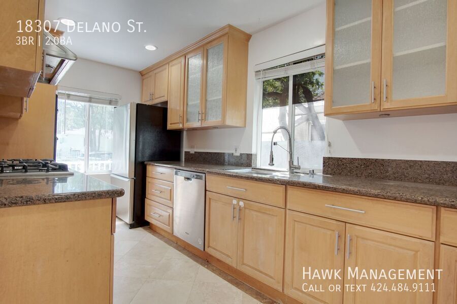 Beautiful 3 bedroom, 2 bathroom house in Tarzana. property image