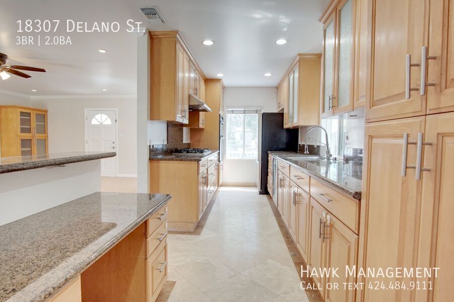 Beautiful 3 bedroom, 2 bathroom house in Tarzana. property image