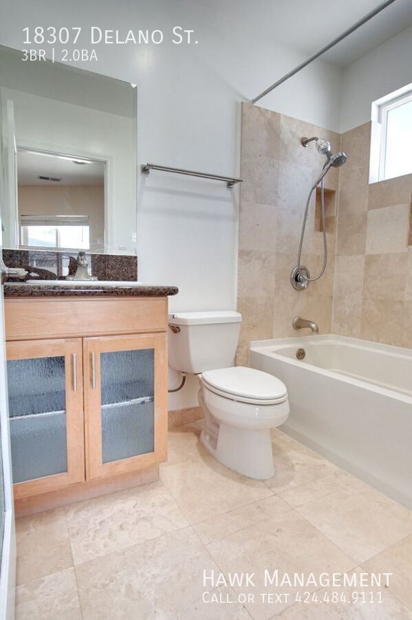 Beautiful 3 bedroom, 2 bathroom house in Tarzana. property image