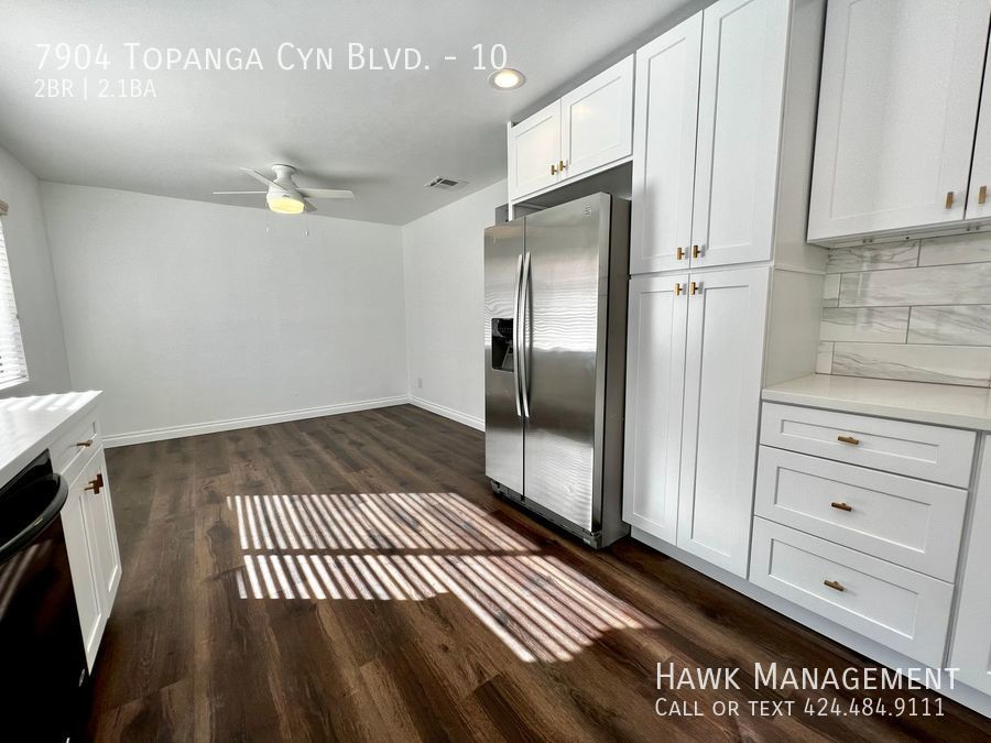 Gorgeous 2 Bedroom 2 1/2 Bath Condo With a Spacious Layout in Canoga Park! property image