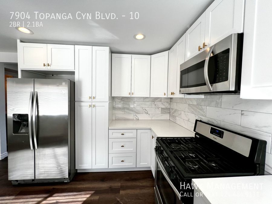 Gorgeous 2 Bedroom 2 1/2 Bath Condo With a Spacious Layout in Canoga Park! property image