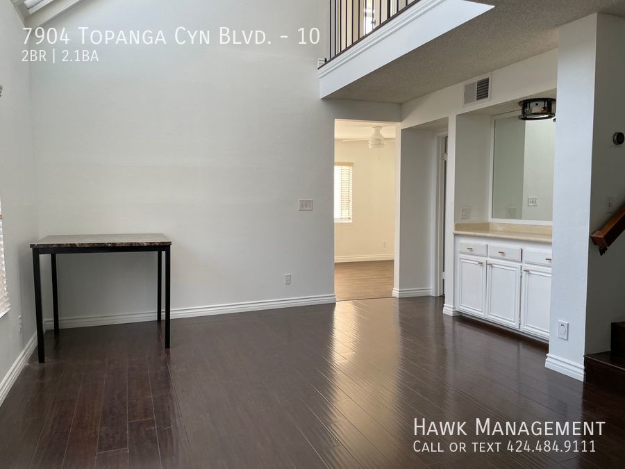 Gorgeous 2 Bedroom 2 1/2 Bath Condo With a Spacious Layout in Canoga Park! property image