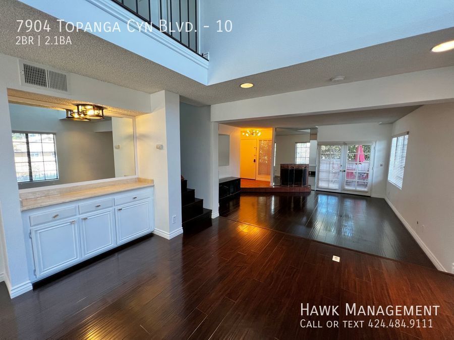 Gorgeous 2 Bedroom 2 1/2 Bath Condo With a Spacious Layout in Canoga Park! property image