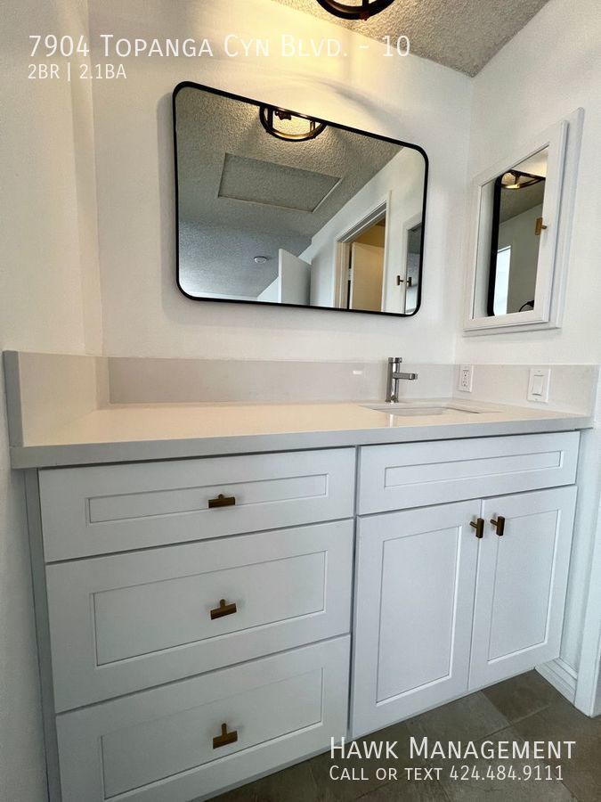 Gorgeous 2 Bedroom 2 1/2 Bath Condo With a Spacious Layout in Canoga Park! property image