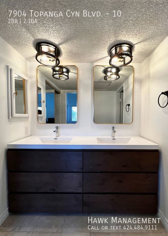 Gorgeous 2 Bedroom 2 1/2 Bath Condo With a Spacious Layout in Canoga Park! property image