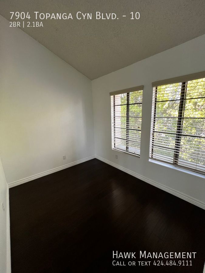 Gorgeous 2 Bedroom 2 1/2 Bath Condo With a Spacious Layout in Canoga Park! property image