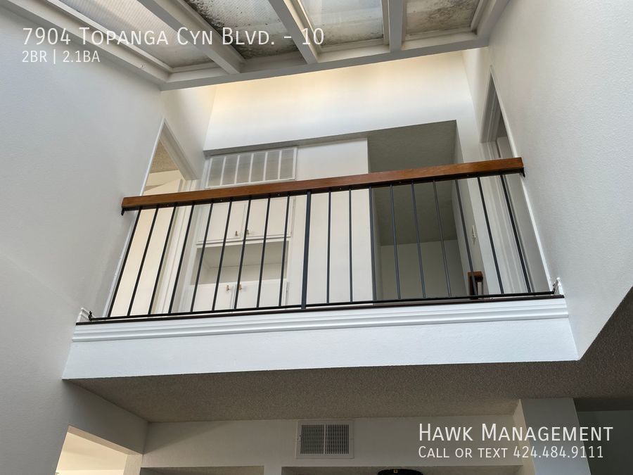 Gorgeous 2 Bedroom 2 1/2 Bath Condo With a Spacious Layout in Canoga Park! property image