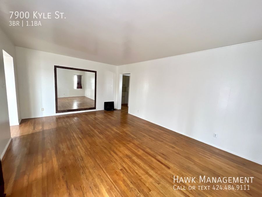 Great Single Family house in Sunland CA property image