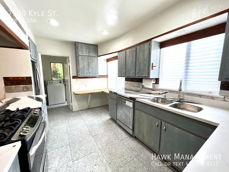 Great Single Family house in Sunland CA property image