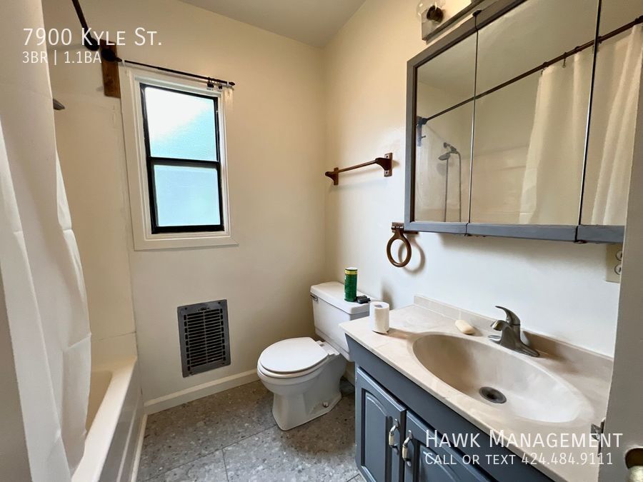 Great Single Family house in Sunland CA property image